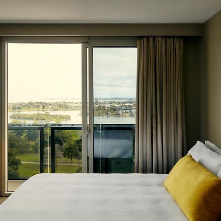The Kinson Otel Melbourne Dış mekan fotoğraf A room at the hotel
