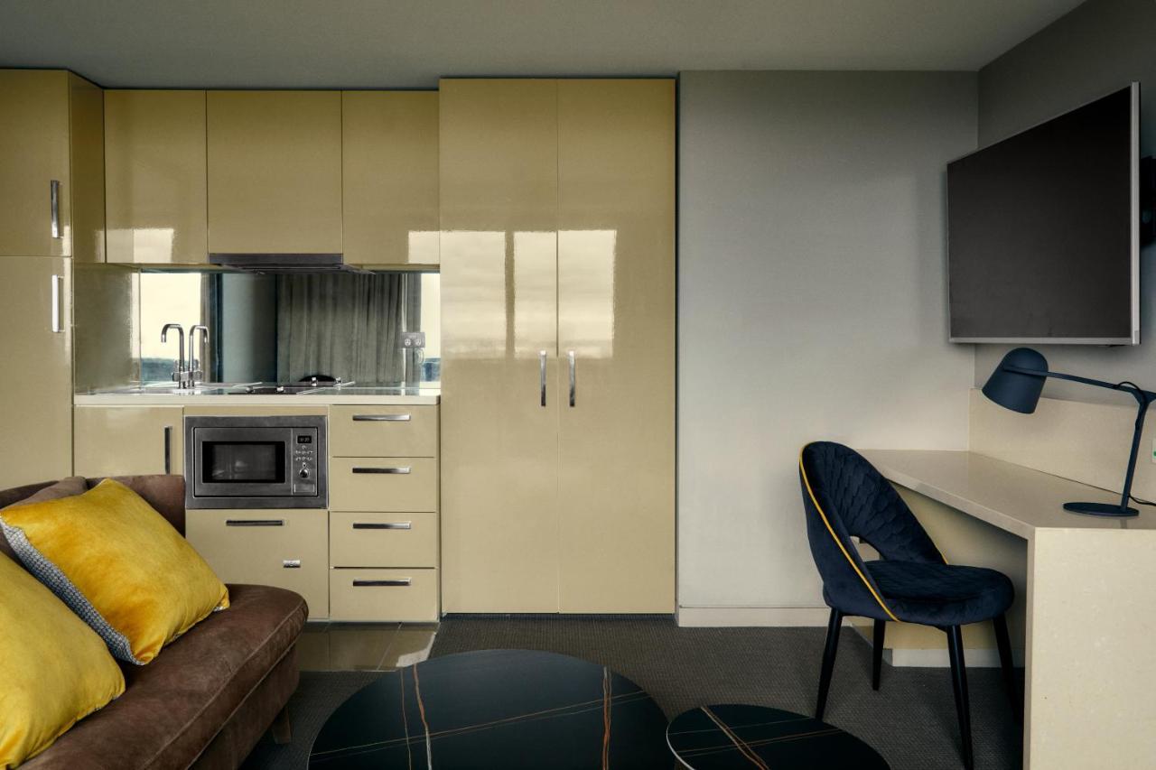 The Kinson Otel Melbourne Dış mekan fotoğraf A typical studio apartment