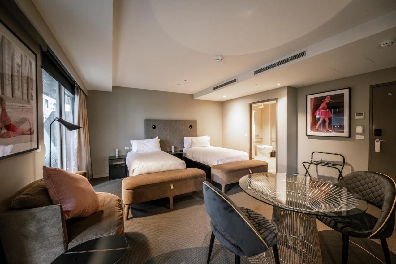 The Kinson Otel Melbourne Dış mekan fotoğraf A suite at the hotel