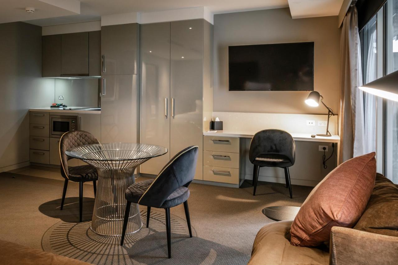 The Kinson Otel Melbourne Dış mekan fotoğraf A typical studio apartment